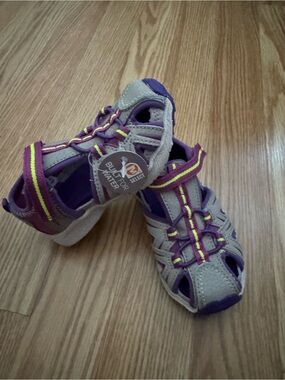 Kids Purple and Gray Closed-Toe Sandals